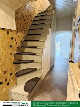 Treppenhaus - 4 Zimmer Reihenmittelhaus in Bad Weißenstadt