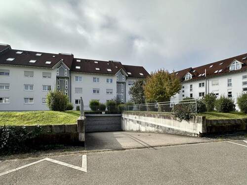 Zugang zur Tiefgarage - 4 Zimmer Etagenwohnung zum Kaufen in Jestetten