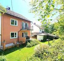 Schönes Wohnhaus mit zwei Wohnungen und Garage - Herzogenaurach
