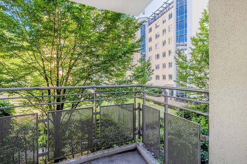 Balkon mit Südausrichtung - Etagenwohnung mit 62,00 m&sup2; in Berlin Mitte zum Kaufen