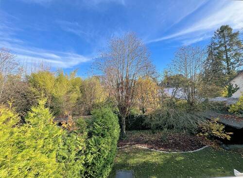Blick vom Balkon ins Grüne - Einfamilienhaus in München zum Kaufen