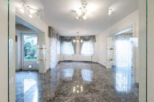 Wohnzimmer - Einfamilienhaus mit 175,00 m² in Marxzell / Pfaffenrot zum Kaufen