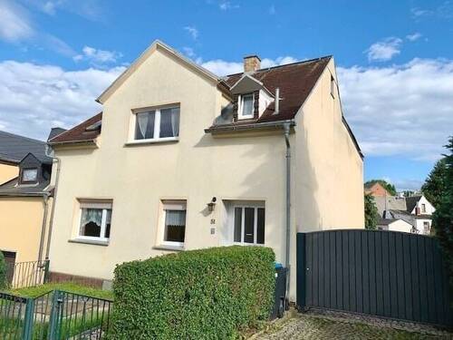 Hausansicht - Platz für eine kleine Familie !