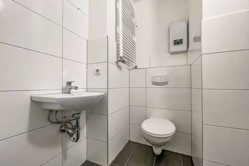 Badezimmer 2/2 - Etagenwohnung mit 34,80 m&sup2; in Bochum zur Miete