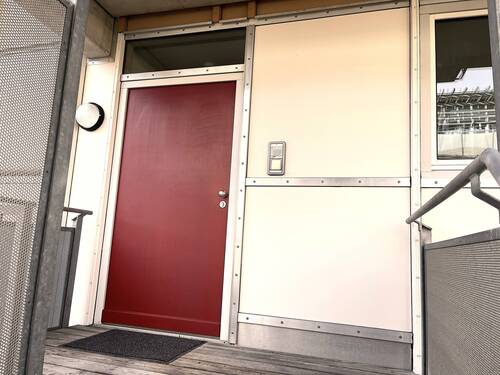 Treppenpodest/Wohnungseingangstüre - 