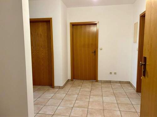 Eingangsdiele mit Garderobennische - 