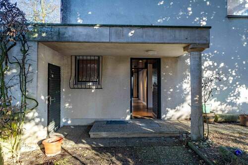 EFH Straubing Hauseingang - 7 Zimmer Einfamilienhaus zum Kaufen in Straubing