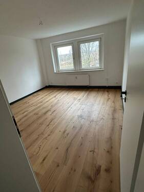 Wohnzimmer - Sanierte Wohnung mit Charme in der Franz-Mehring-Str.