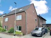 Hausansicht Vorderseite - 9 Zimmer Mehrfamilienhaus, Wohnhaus zum Kaufen in Kaarst