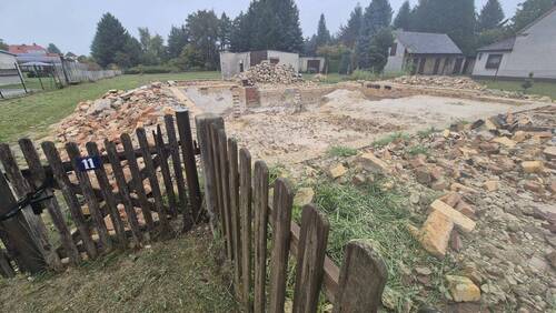 bestehende Grundmauern-Altbestand - Grundstück zum Kaufen in Gablenz