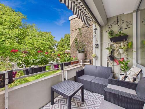 Balkon Bild 1 - Ihr neues Zuhause: Frisch saniert und mit Platz für die Familie und Garten