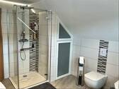 Bad mit Dusche und Wanne DG - 