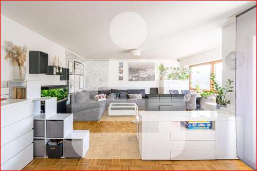 Wohnzimmer - Ruhige Lage, praktisch geschnitten, inkl. EBK und Einzelgarage - gepflegte 3-Zimmer-Whg. in Öflingen