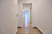 ETW Straubing Eingang_Flur - 2 Zimmer Etagenwohnung zum Kaufen in Straubing