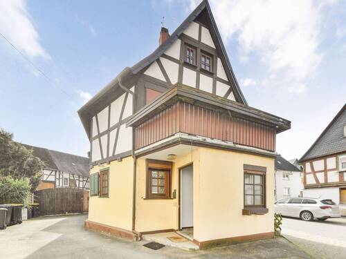 Nebenwohnhaus - Mehrfamilienhaus, Wohnhaus mit 185,00 m&sup2; in Braunfels zum Kaufen