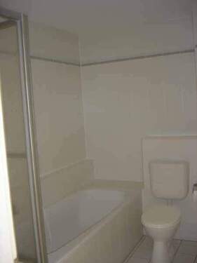 Bad m Badewanne u. Dusche.jpg - Etagenwohnung mit 58,00 m² in Wendelstein zur Miete