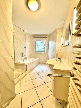 Vollbad mit Fenster - 