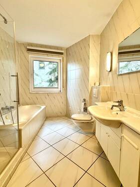 Vollbad mit Fenster - 