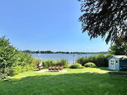 Gemeinschaftsgarten mit Bootsliegeplatz - 4 Zimmer Etagenwohnung zur Miete in Berlin