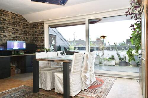 Wohnzimmer Ansicht 1 - 4-Zimmer-Wohnung in Rosellen mit großem Balkon und zwei Stellplätzen