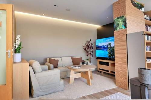 Wohnzimmer Ansicht 2 Homestaging - Etagenwohnung mit 96,00 m&sup2; in Neuss zum Kaufen