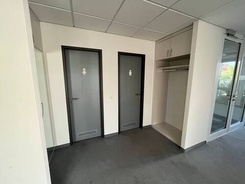 Garderobe und Toiletten EG - 
