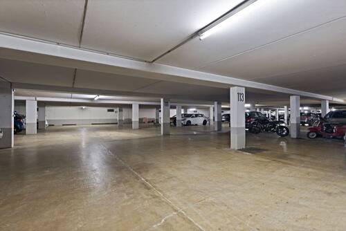 Tiefgaragenstellplatz vorhanden - 