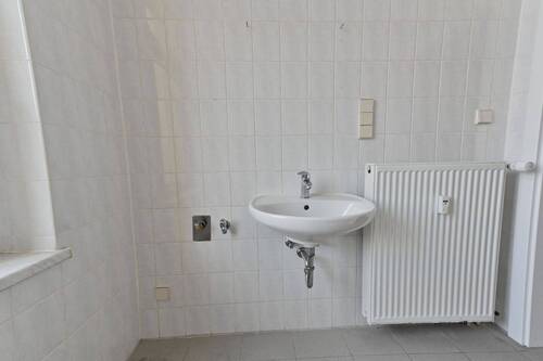 Bad 1-3 - 2 Zimmer Etagenwohnung zur Miete in Chemnitz