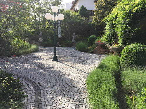 Heiliger Platz - Einfamilienhaus mit 238,00 m&sup2; in Landshut zum Kaufen