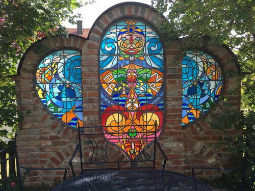 Glasfenster im Garten - 