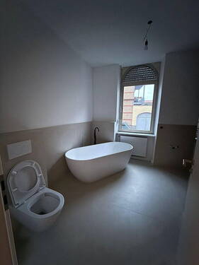 Bild 3 - 7 Zimmer Etagenwohnung in Offenbach an der Queich