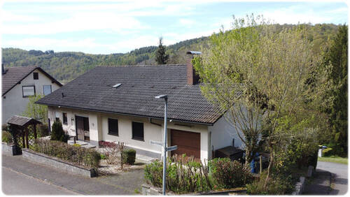 Bild3 - 7 Zimmer Einfamilienhaus in Vöhl