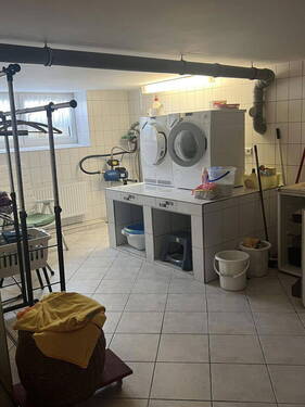 Waschmaschine/Trockner (UG) - 