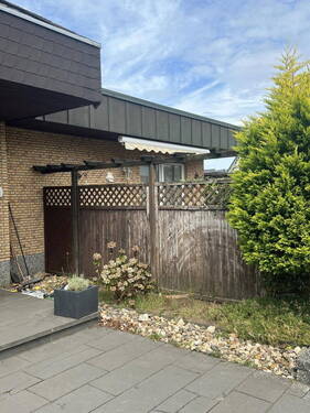 Blick vom Nachbargrundstück - 2 Zimmer Bungalow zum Kaufen in Bocholt