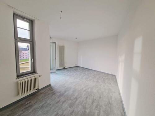 Wohnzimmer - 2 Zimmer Etagenwohnung in Plauen