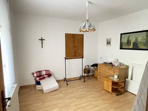 Zimmer im Erdgeschoss - Bauernhaus, Landhaus mit 113,00 m&sup2; in Stetten zum Kaufen