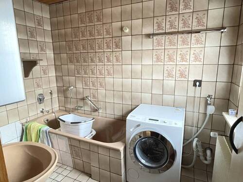 Bad mit Wanne+Dusche im EG - 