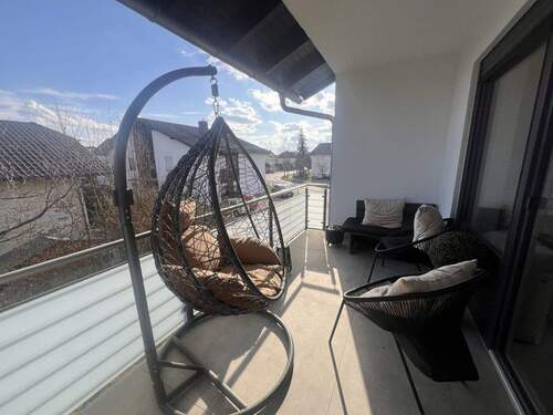 Sonnenterrasse mit Panoramablick und hochwertiger Verglasung - 