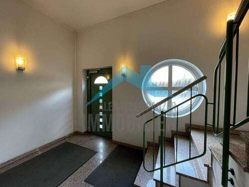 Zugang / Treppenhaus - Büro in Kassel / Niederzwehren