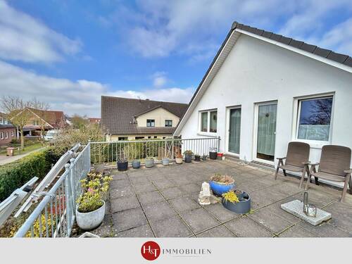 H&T Immobilien - Dachgeschoss in Stuhr - 4-Zimmer-Wohnung in Stuhr-Varrel mit Dachterrasse!