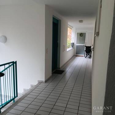 Hausflur 4.OG - Etagenwohnung mit 63,00 m&sup2; in Bad Urach zum Kaufen