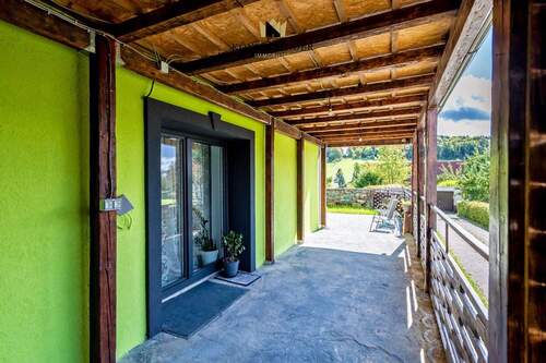 vor Sonne und Regen geschützt - Einfamilienhaus mit 226,00 m² in Bartholomä zum Kaufen