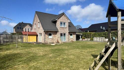 Großer Garten in Südlage - Familienglück ohne Makler: Modernes Einfamilienhaus in Fahrdorf