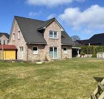 Familienglück ohne Makler: Modernes Einfamilienhaus in Fahrdorf