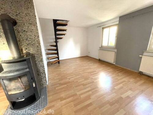 Bild 2 - 8 Zimmer Mehrfamilienhaus, Wohnhaus zum Kaufen in Rückersdorf