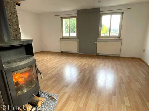 Bild 3 - 8 Zimmer Mehrfamilienhaus, Wohnhaus in Rückersdorf