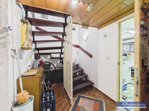 Diele Keller Treppenhaus - 