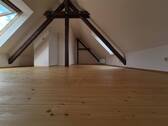 Obergeschoss - Helle Maisonettewohnung mit zwei Balkonen und Charakter