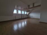 Wohnzimmer UG 2 - Etagenwohnung mit 93,00 m&sup2; in Erfurt zur Miete