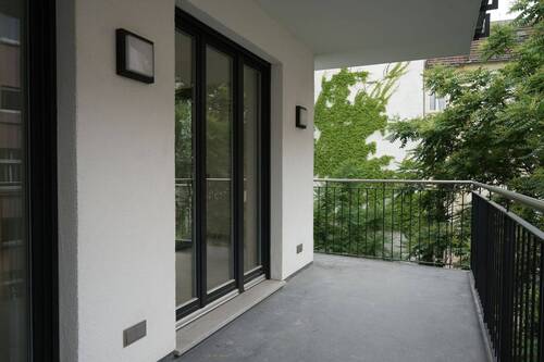 Balkon mit Süd-West-Ausrichtung - Etagenwohnung mit 115,00 m&sup2; in Berlin zum Kaufen